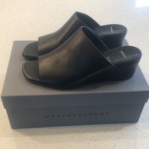 NWT Aquatalia wedge slides